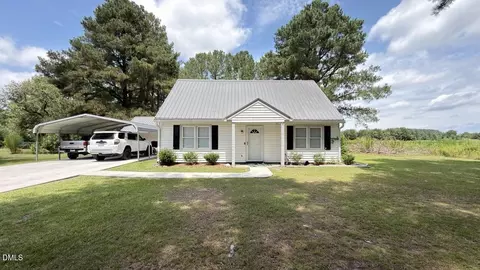 2704 Stoneybrook Rd, Farmville, NC 27828