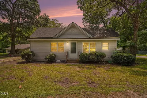 502 N Cypress St, Wendell, NC 27591
