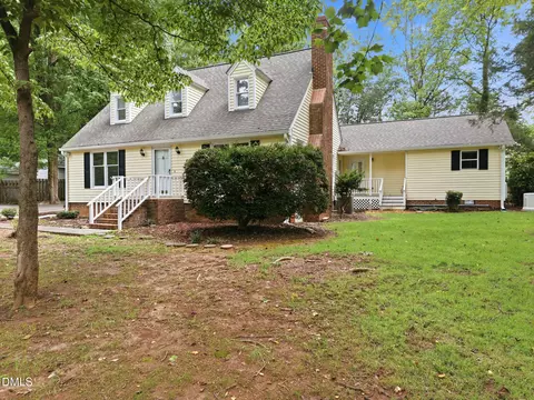2725 Panther Dr, Raleigh, NC 27603