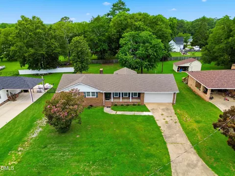 318 Crescent Dr, Clayton, NC 27520