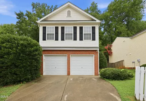 109 Lacombe Ct, Holly Springs, NC 27540