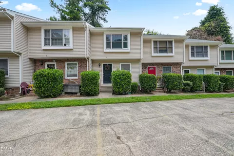 875 Martin Luther King Junior Blvd #4, Chapel Hill, NC 27514
