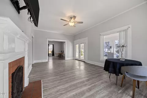 Living - 514 S 5th St, Smithfield, NC 27577 photo 1 of 4