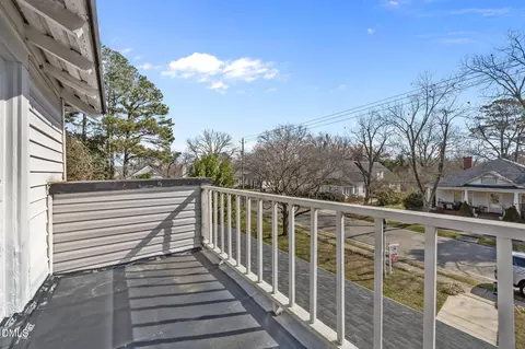 Exterior - 514 S 5th St, Smithfield, NC 27577 photo 6 of 10