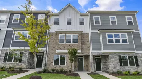 705 Grafton Forest Ln, Fuquay Varina, NC 27526
