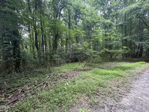 5140 Commission Dr, Holly Springs, NC 27540