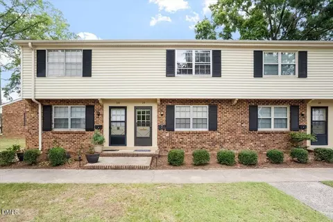 1002 Willow Dr #19, Chapel Hill, NC 27517