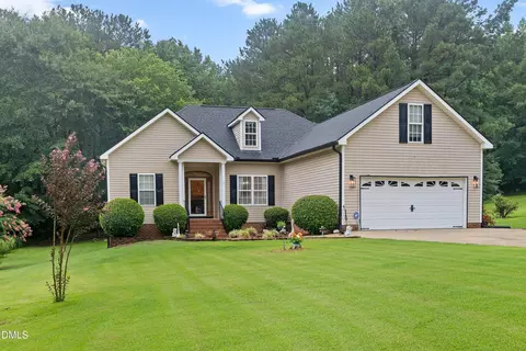 128 Redbud Dr, Clayton, NC 27520