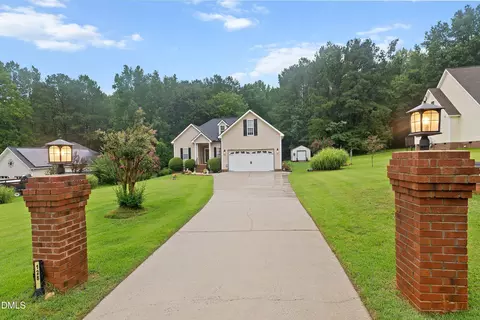 128 Redbud Dr, Clayton, NC 27520