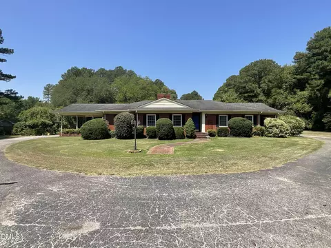 1206 E Cumberland St, Dunn, NC 28334 photo 1