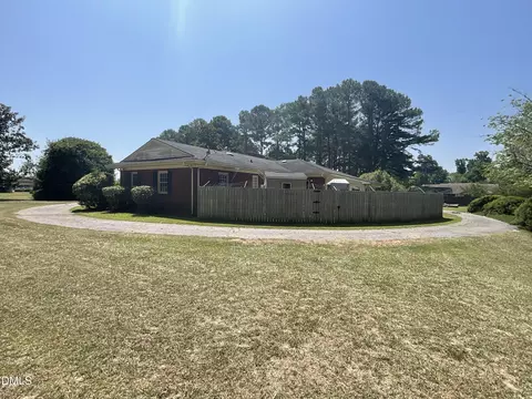 1206 E Cumberland St, Dunn, NC 28334 photo 10
