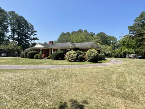 1206 E Cumberland St, Dunn, NC 28334 photo 3