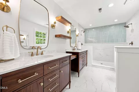 Bath - 2404 Beechview Ct, Raleigh, NC 27615 photo 4 of 6