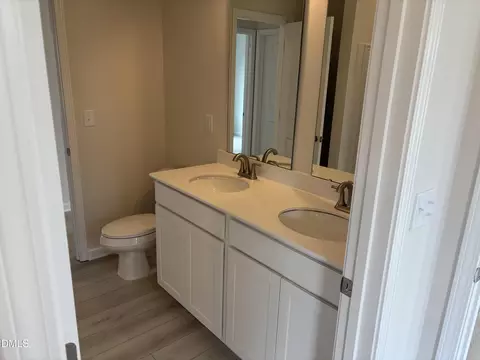279 Courtside Dr, Dunn, NC 28334 photo 5