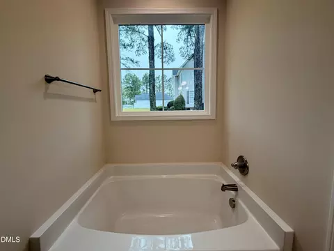 Bath - 1730 Walnut Run Dr, Deep Run, NC 28525 photo 6 of 8