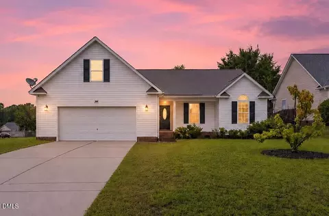 1466 Thoroughbred Trl, Parkton, NC 28371