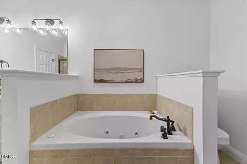 Bath - 618 Canvas Dr, Wake Forest, NC 27587 photo 4 of 8