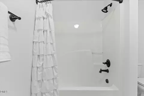 Bath - 618 Canvas Dr, Wake Forest, NC 27587 photo 6 of 8