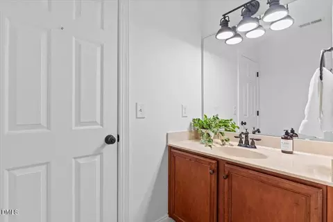 Bath - 618 Canvas Dr, Wake Forest, NC 27587 photo 7 of 8