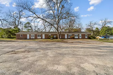 1218 Southwood Dr, Fayetteville, NC 28304