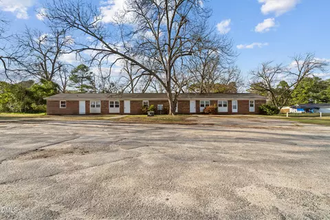 1218 Southwood Dr, Fayetteville, NC 28304