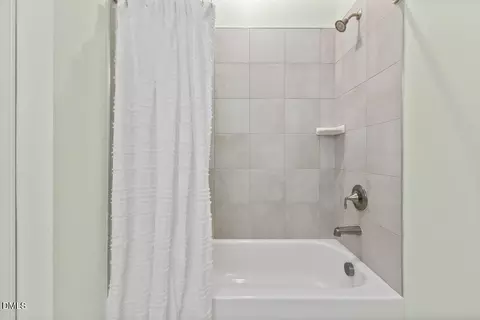 Bath - 1118 Morrison Dr, Durham, NC 27703 photo 5 of 6