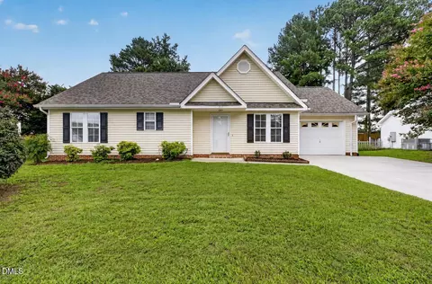 113 S Buttress Dr, Fuquay Varina, NC 27526
