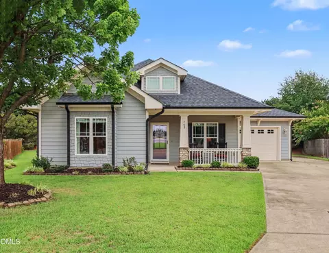 762 Arrowhead Lake Ct, Fuquay Varina, NC 27526