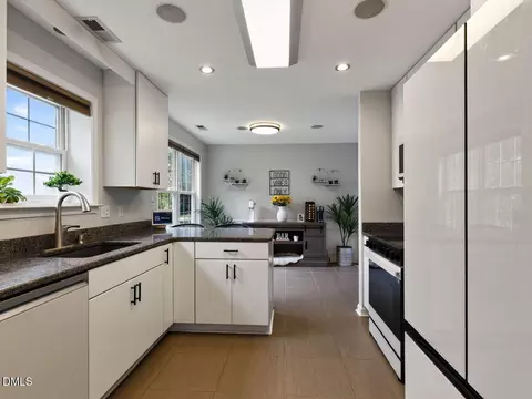 Kitchen - 536 Crossview Ln, Durham, NC 27703 photo 1 of 2