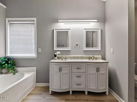 Bath - 536 Crossview Ln, Durham, NC 27703 photo 1 of 3