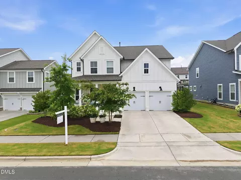 2517 Great Daisy Ln, New Hill, NC 27562