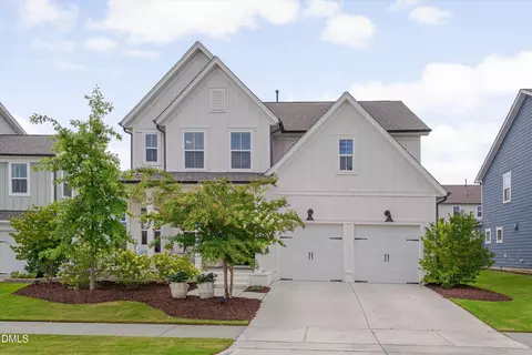 2517 Great Daisy Ln, New Hill, NC 27562