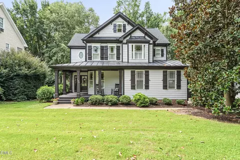 109 Kenmont Dr, Holly Springs, NC 27540