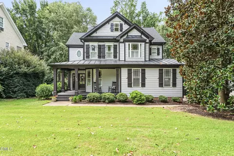 109 Kenmont Dr, Holly Springs, NC 27540