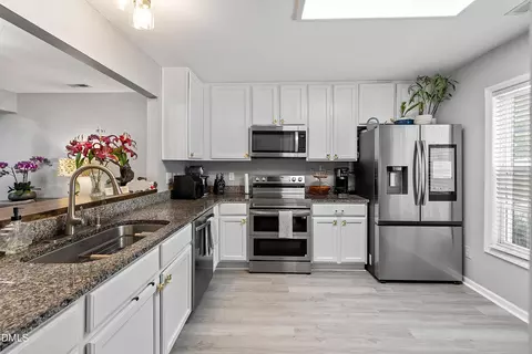 3122 Coxindale Dr, Raleigh, NC 27615