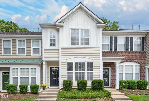 5316 Crescentview Pkwy, Raleigh, NC 27606