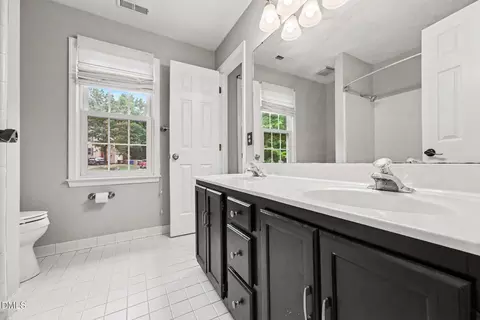 Bath - 4 Brightleaf Ct, Durham, NC 27713 photo 3 of 3