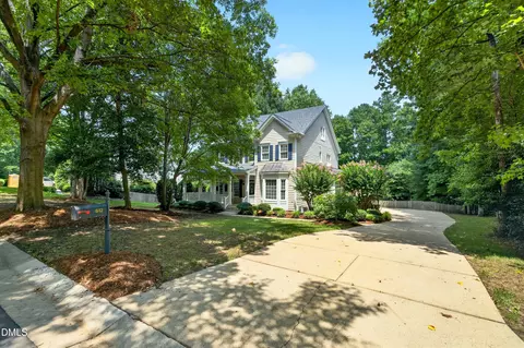 612 Crossway Ln, Holly Springs, NC 27540