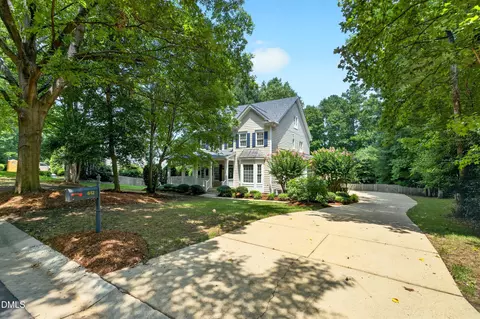 612 Crossway Ln, Holly Springs, NC 27540