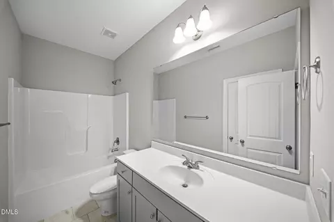 Bath - 159 Thunder Ridge Dr, Garner, NC 27529 photo 4 of 7
