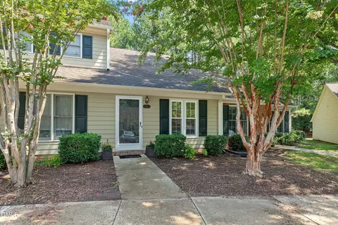 502 Gatehouse Ln, Durham, NC 27707