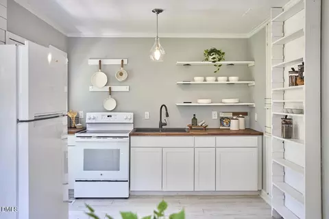 Kitchen - 113 Higbee St, Durham, NC 27704 photo 3 of 7