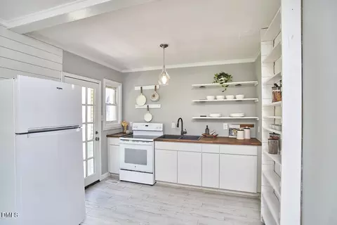 Kitchen - 113 Higbee St, Durham, NC 27704 photo 2 of 7