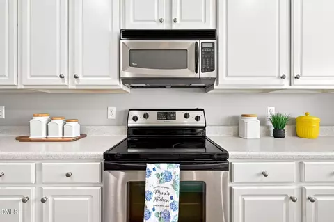 Kitchen - 809 Stackhurst Way, Wake Forest, NC 27587 photo 6 of 6