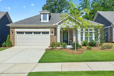 660 Stokley View Dr, Cary, NC 27518