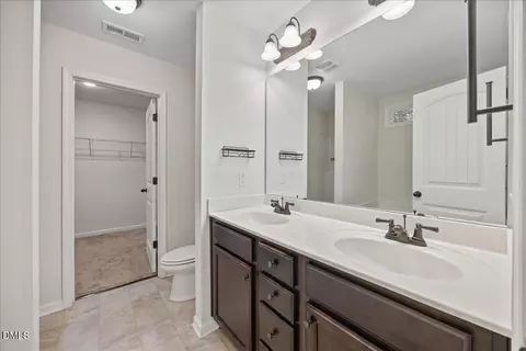 Entry Way - 139 Smart Ct, Clayton, NC 27520 photo 3 of 4
