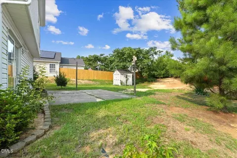 Exterior - 414 Lodestone Dr, Durham, NC 27703 photo 5 of 8