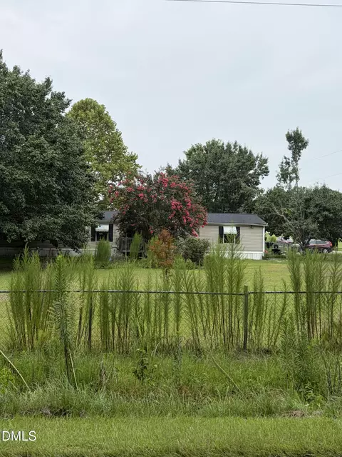 101 Lois Ln, Clayton, NC 27520