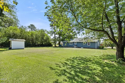 Exterior - 103 Lilly St, Dunn, NC 28334 photo 3 of 4