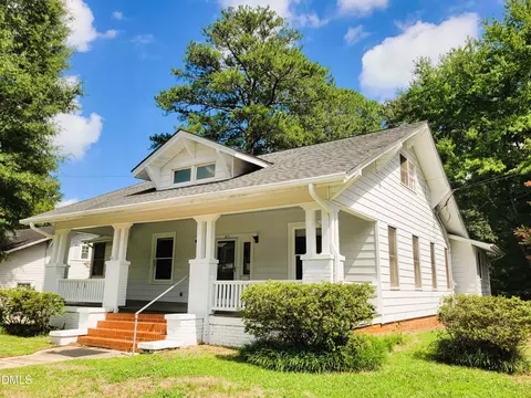 411 W Chisholm St, Sanford, NC 27330
